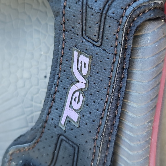 Tevas - Picture 6 of 12